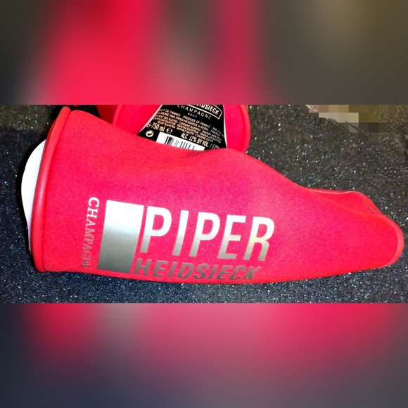 ❤️ Piper-Heidsieck Champagne Red Ice Jacket Sleeve for 750ml bottle LOT OF 2 - Picture 3 of 5